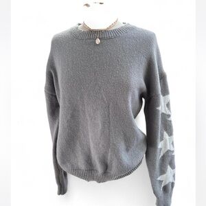 Gray & White Star Pattern Sweater size Large